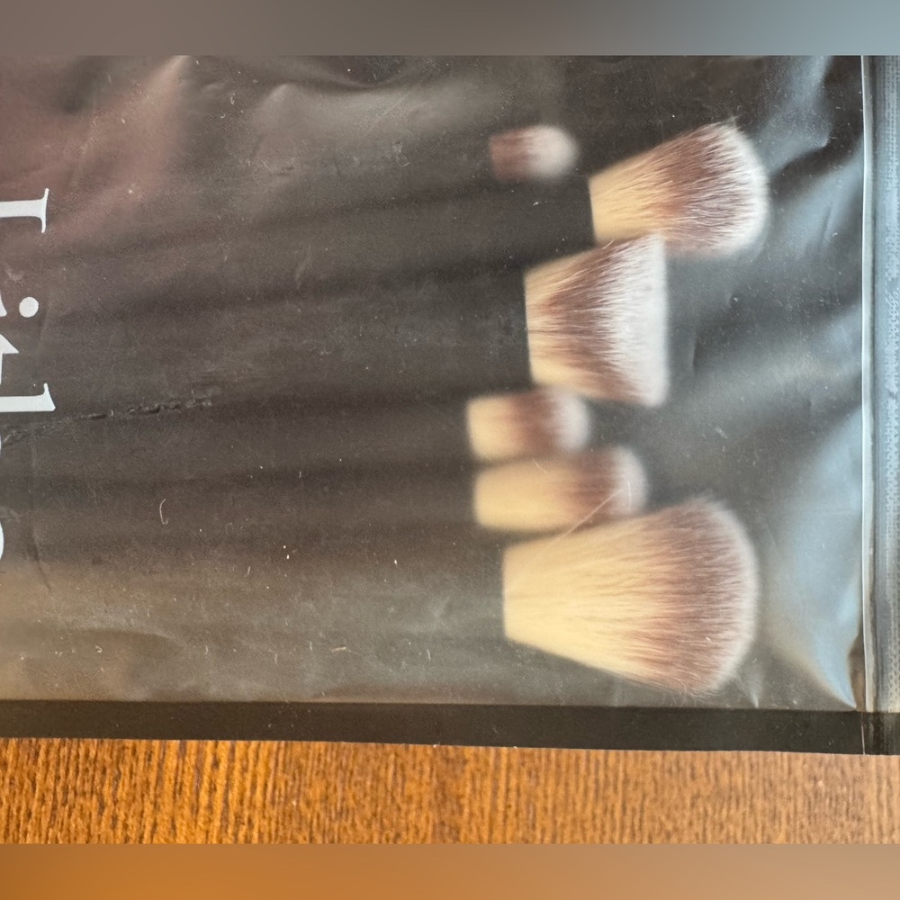 Lithe Black Makeup Brushes Set NIP - Picture 8 of 8